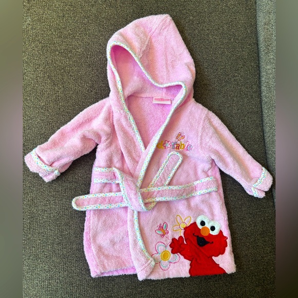 Sesame Street Pink Elmo Baby Robe - Picture 1 of 5